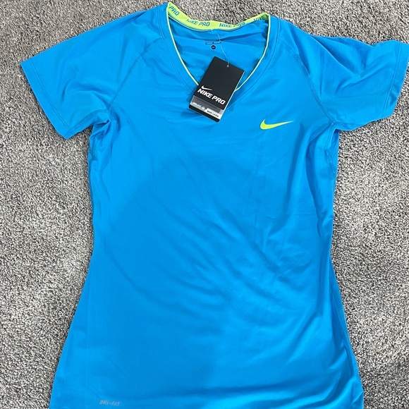 Nike Women's Blue Tee with Yellow Logo - Picture 1 of 1